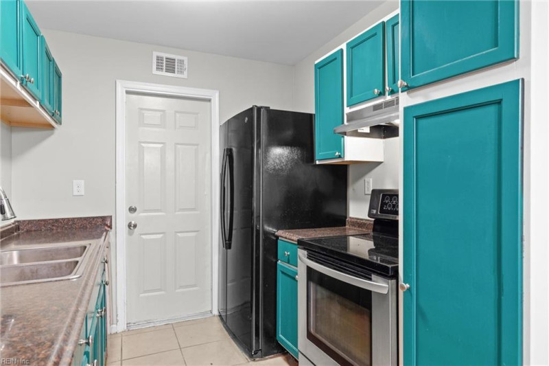 Photo 6 of 20 residential for sale in Chesapeake virginia