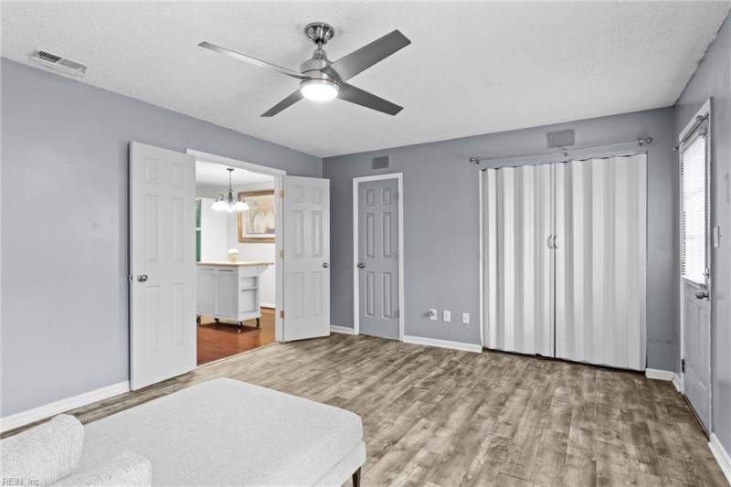 Photo 9 of 20 residential for sale in Chesapeake virginia
