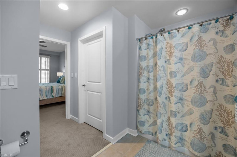 Photo 16 of 36 residential for sale in Virginia Beach virginia