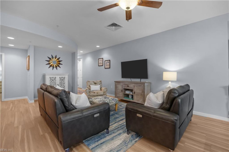 Photo 4 of 36 residential for sale in Virginia Beach virginia