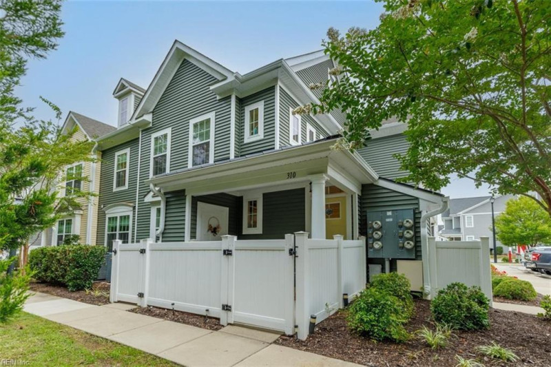 Photo 1 of 32 residential for sale in James City County virginia
