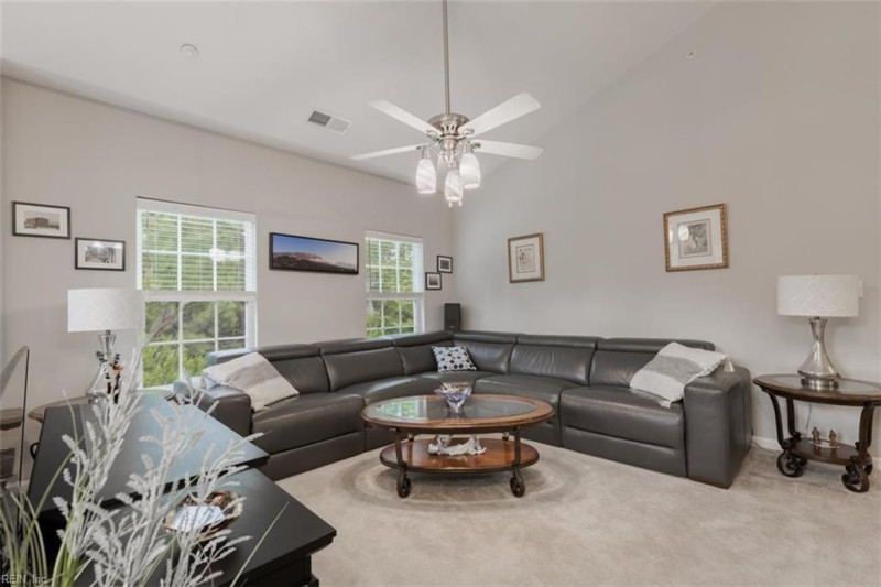 Photo 13 of 32 residential for sale in James City County virginia