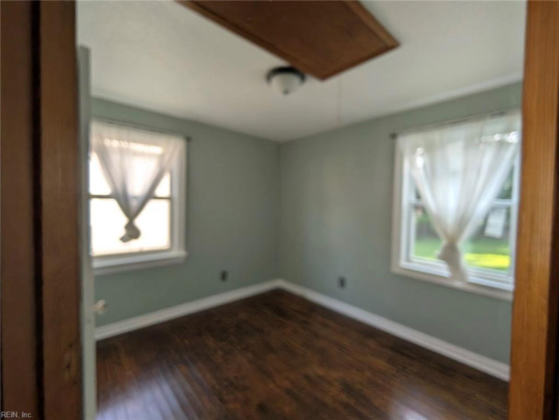 Photo 9 of 11 residential for sale in Franklin virginia