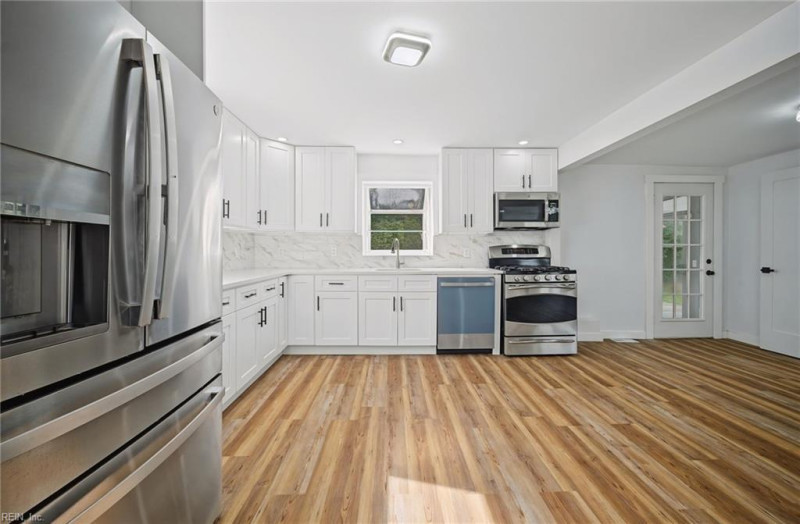 Photo 14 of 48 residential for sale in Portsmouth virginia