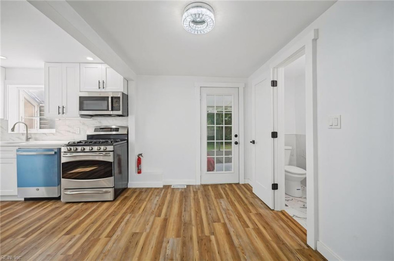 Photo 15 of 48 residential for sale in Portsmouth virginia