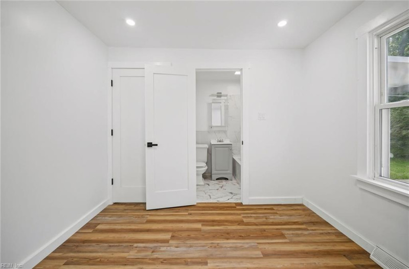 Photo 19 of 48 residential for sale in Portsmouth virginia