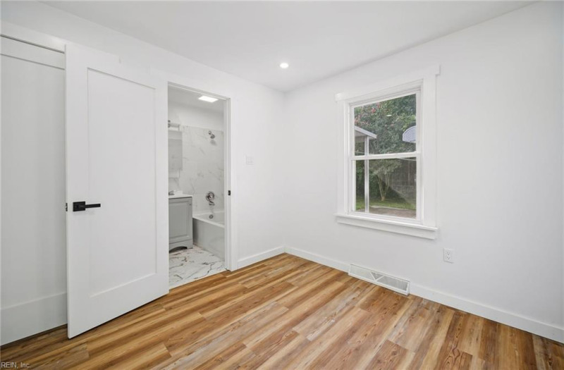 Photo 20 of 48 residential for sale in Portsmouth virginia