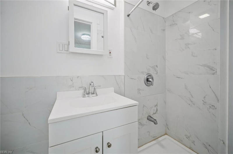 Photo 25 of 48 residential for sale in Portsmouth virginia