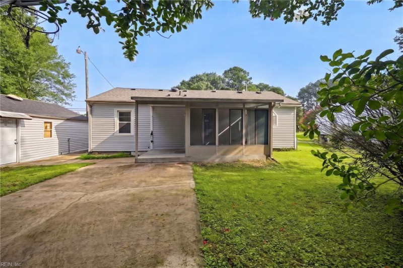 Photo 30 of 48 residential for sale in Portsmouth virginia