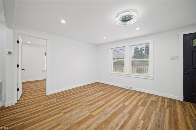Photo 7 of 48 residential for sale in Portsmouth virginia