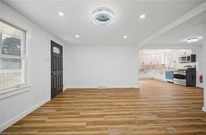 Photo 9 of 48 residential for sale in Portsmouth virginia