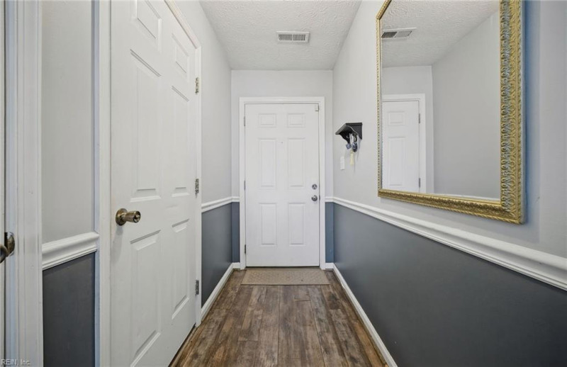 Photo 5 of 29 residential for sale in Newport News virginia