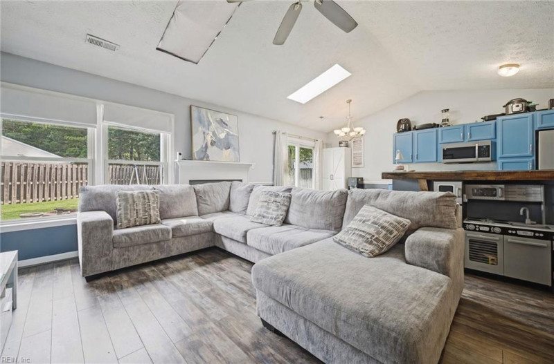 Photo 6 of 29 residential for sale in Newport News virginia