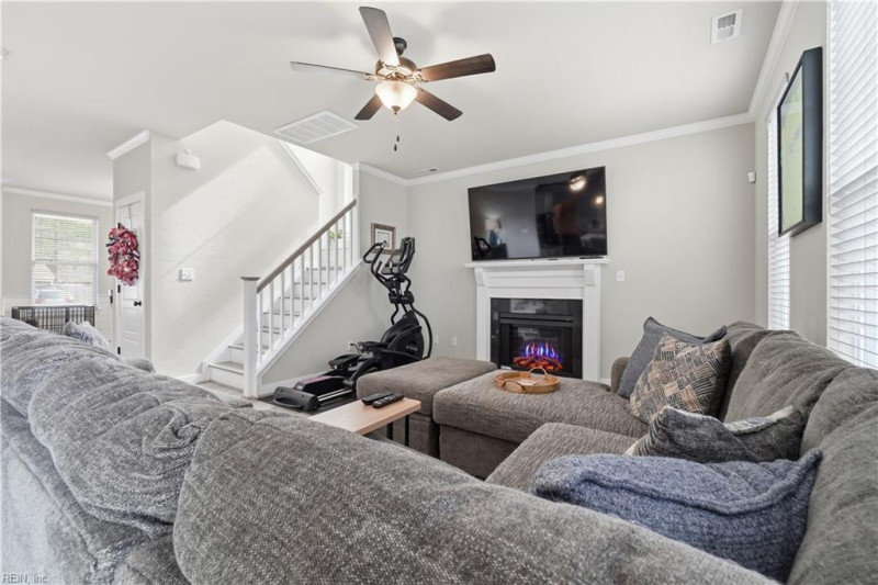 Photo 13 of 45 residential for sale in Chesapeake virginia