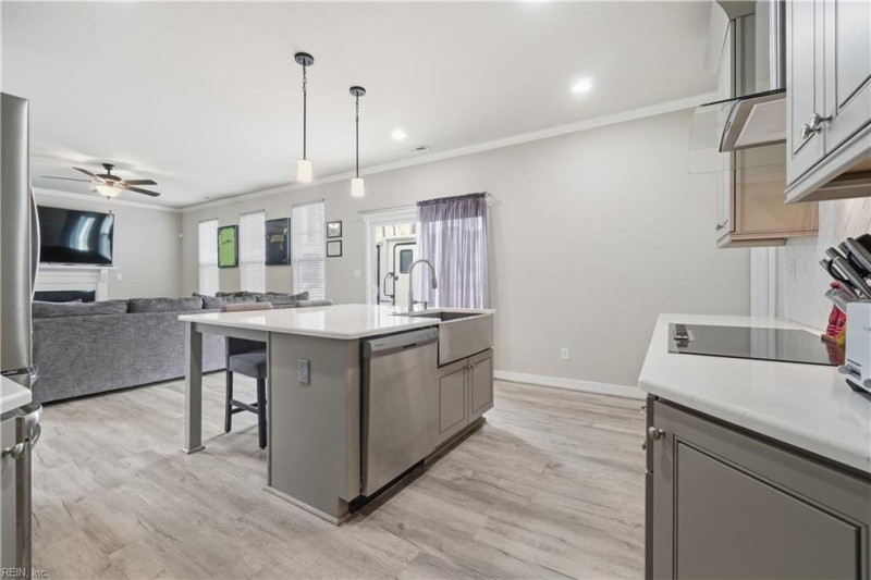 Photo 16 of 45 residential for sale in Chesapeake virginia