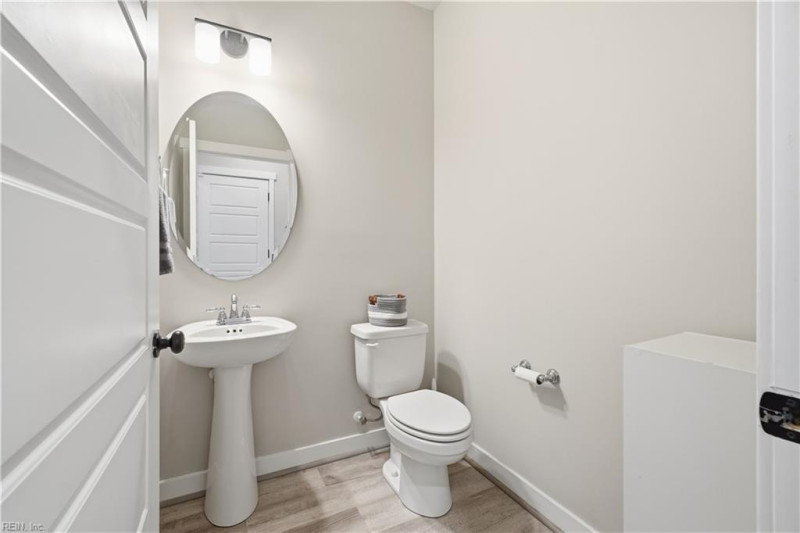 Photo 20 of 45 residential for sale in Chesapeake virginia
