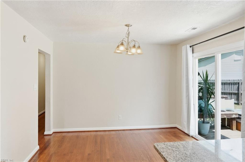Photo 14 of 34 residential for sale in Virginia Beach virginia