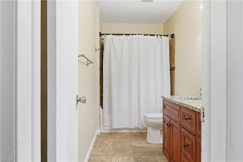 Photo 17 of 34 residential for sale in Virginia Beach virginia