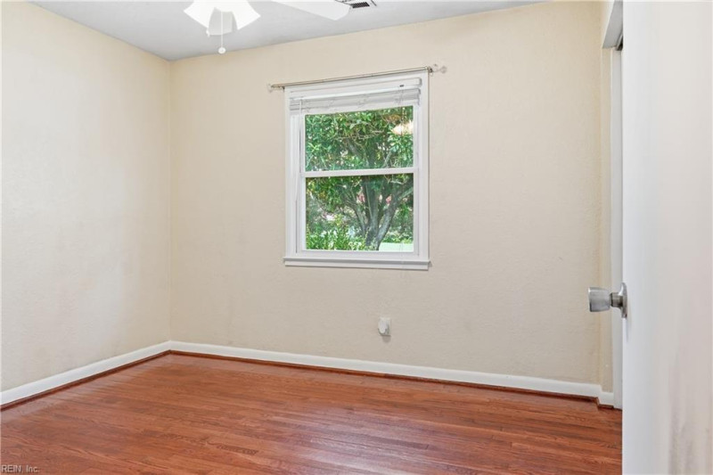 Photo 21 of 34 residential for sale in Virginia Beach virginia