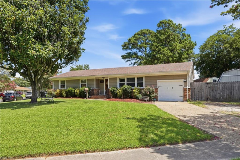 Photo 8 of 34 residential for sale in Virginia Beach virginia