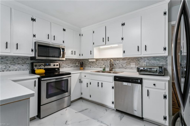 Photo 17 of 50 residential for sale in Newport News virginia