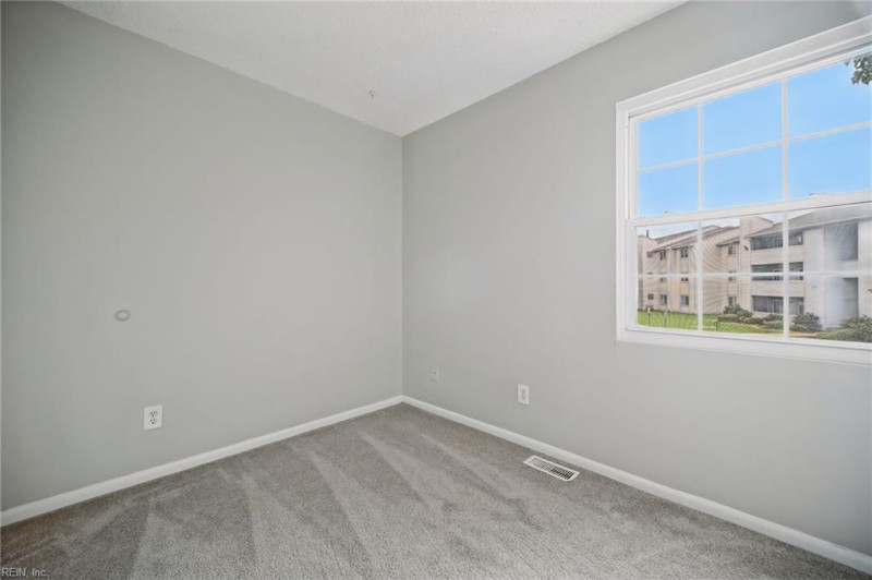 Photo 18 of 44 residential for sale in Chesapeake virginia Photo 18 of 44 residential for sale in Chesapeake virginia
