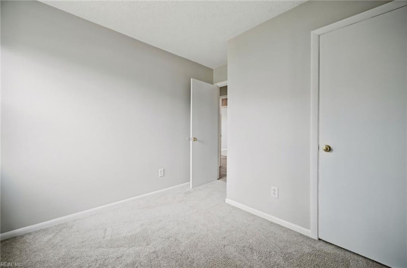 Photo 19 of 44 residential for sale in Chesapeake virginia Photo 19 of 44 residential for sale in Chesapeake virginia