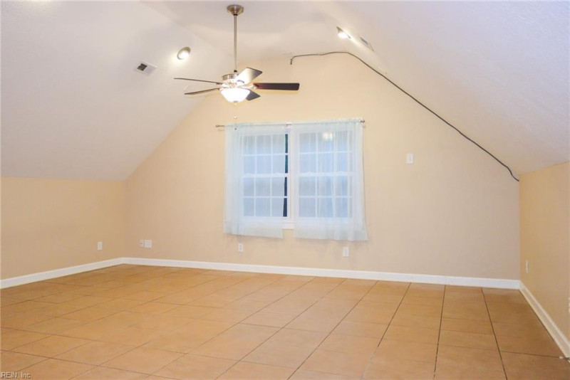 Photo 19 of 33 residential for sale in Gloucester County virginia