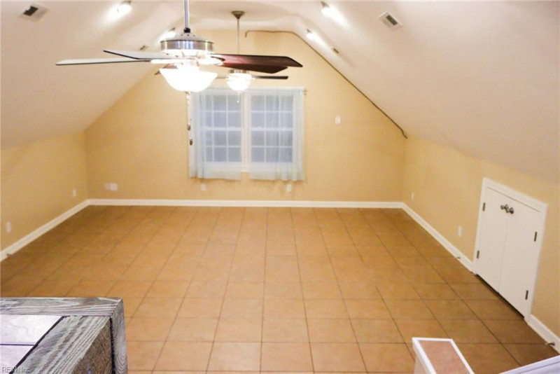 Photo 21 of 33 residential for sale in Gloucester County virginia