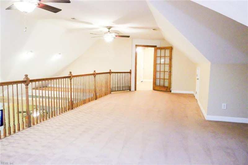 Photo 23 of 33 residential for sale in Gloucester County virginia
