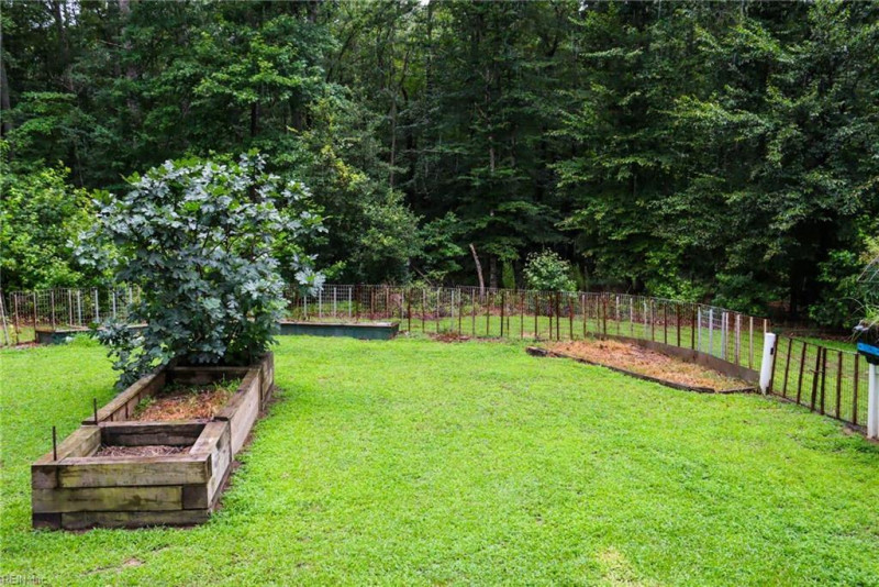 Photo 25 of 33 residential for sale in Gloucester County virginia
