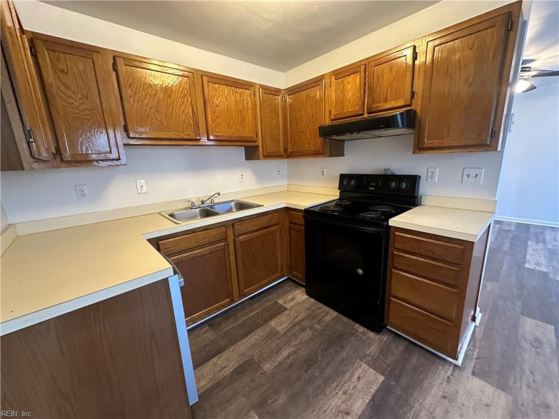 Photo 3 of 7 residential for sale in Chesapeake virginia Photo 3 of 7 residential for sale in Chesapeake virginia