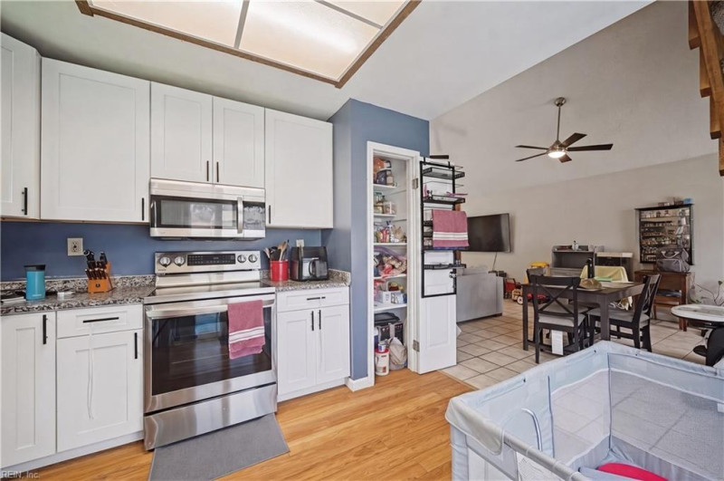 Photo 11 of 37 residential for sale in Virginia Beach virginia