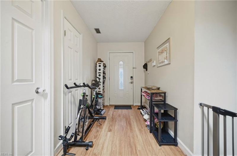 Photo 5 of 37 residential for sale in Virginia Beach virginia
