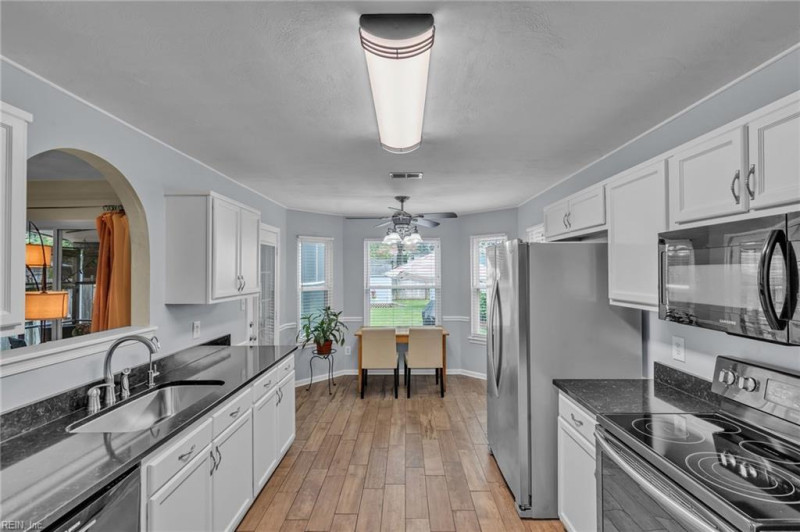 Photo 13 of 45 residential for sale in Norfolk virginia