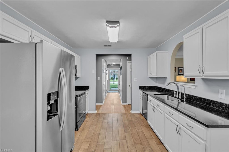 Photo 17 of 45 residential for sale in Norfolk virginia