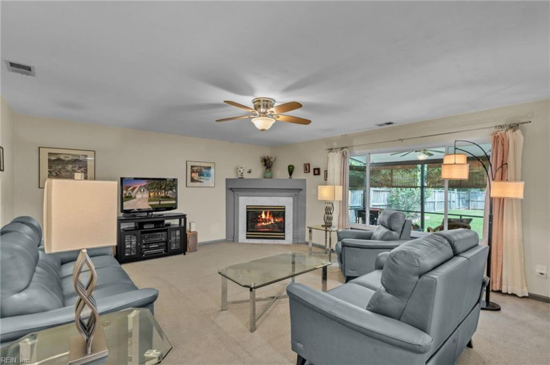 Photo 18 of 45 residential for sale in Norfolk virginia