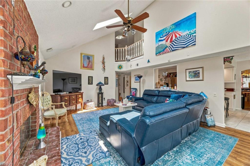 Photo 16 of 42 residential for sale in Virginia Beach virginia