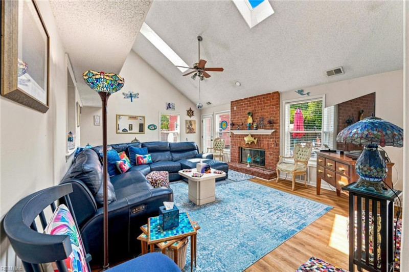 Photo 17 of 42 residential for sale in Virginia Beach virginia
