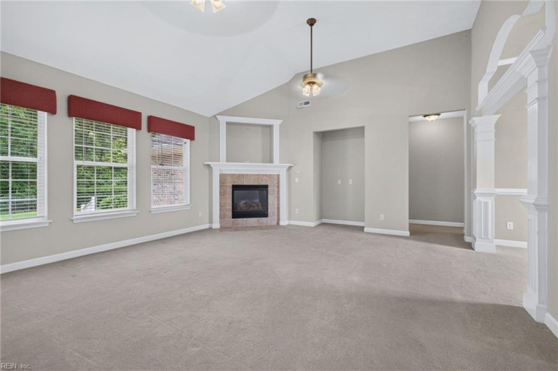 Photo 12 of 49 residential for sale in Chesapeake virginia