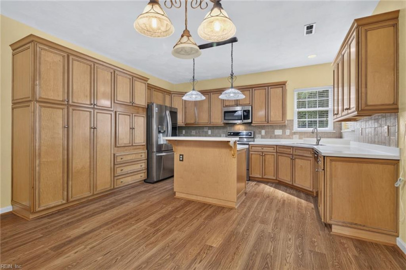 Photo 14 of 49 residential for sale in Chesapeake virginia