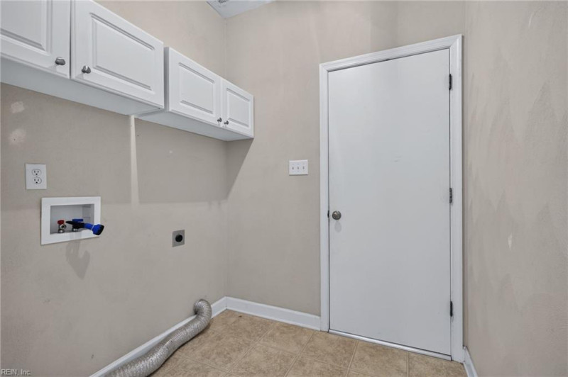 Photo 25 of 49 residential for sale in Chesapeake virginia