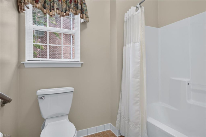 Photo 32 of 49 residential for sale in Chesapeake virginia