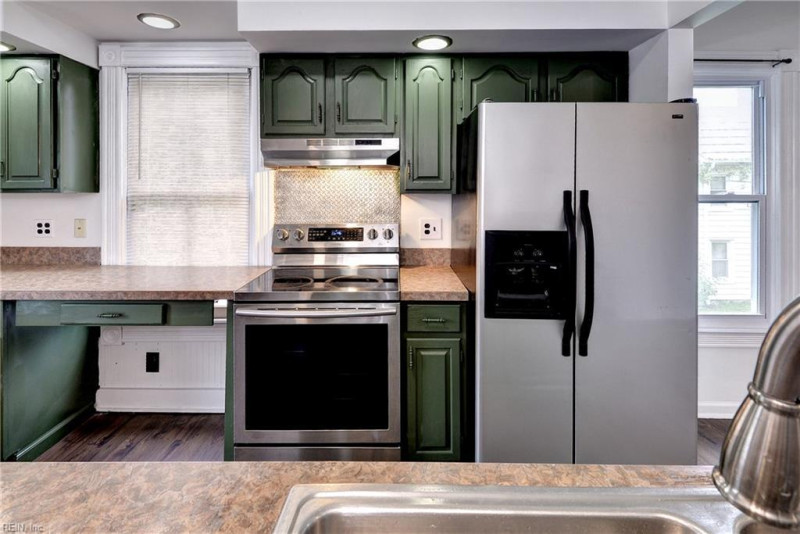 Photo 14 of 37 residential for sale in Hampton virginia