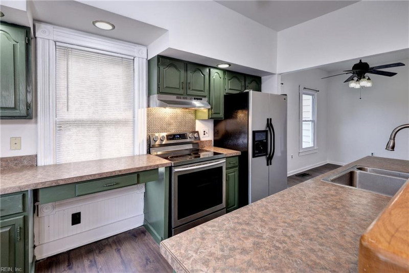 Photo 15 of 37 residential for sale in Hampton virginia