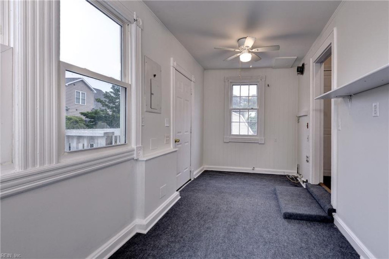 Photo 17 of 37 residential for sale in Hampton virginia