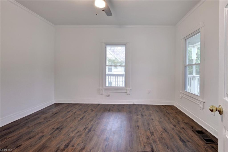 Photo 5 of 37 residential for sale in Hampton virginia
