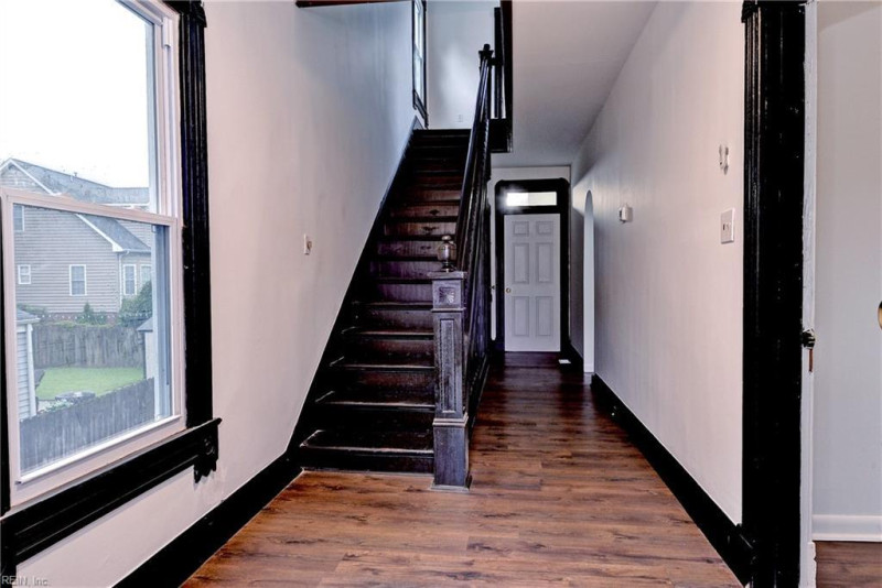 Photo 7 of 37 residential for sale in Hampton virginia