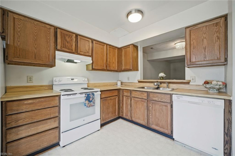 Photo 12 of 50 residential for sale in Virginia Beach virginia Photo 12 of 50 residential for sale in Virginia Beach virginia