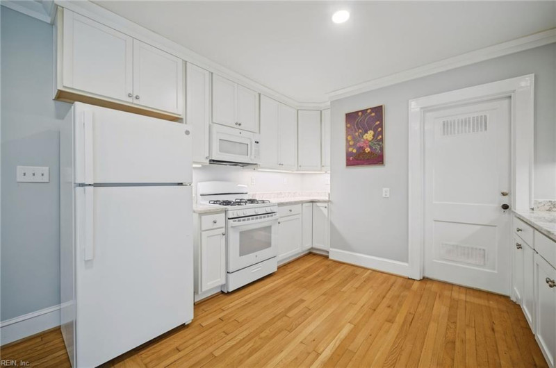 Photo 13 of 40 residential for sale in Norfolk virginia